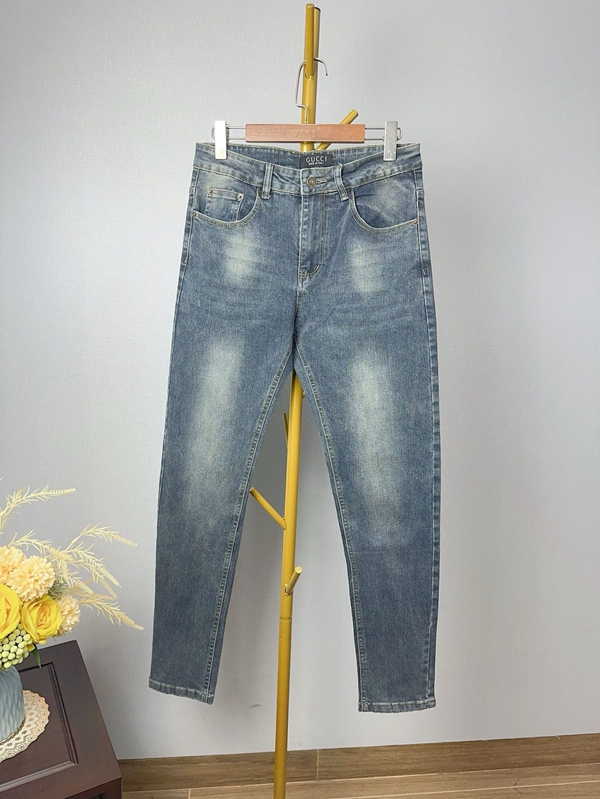 ブランドジーンズ背面デザイン